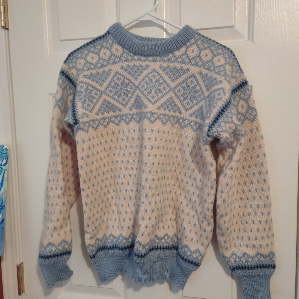 Women's wool sweater